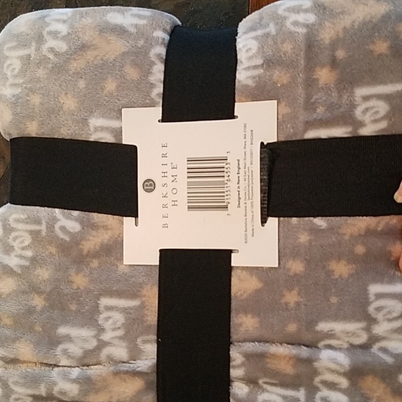 Throw - Picture 2 of 3